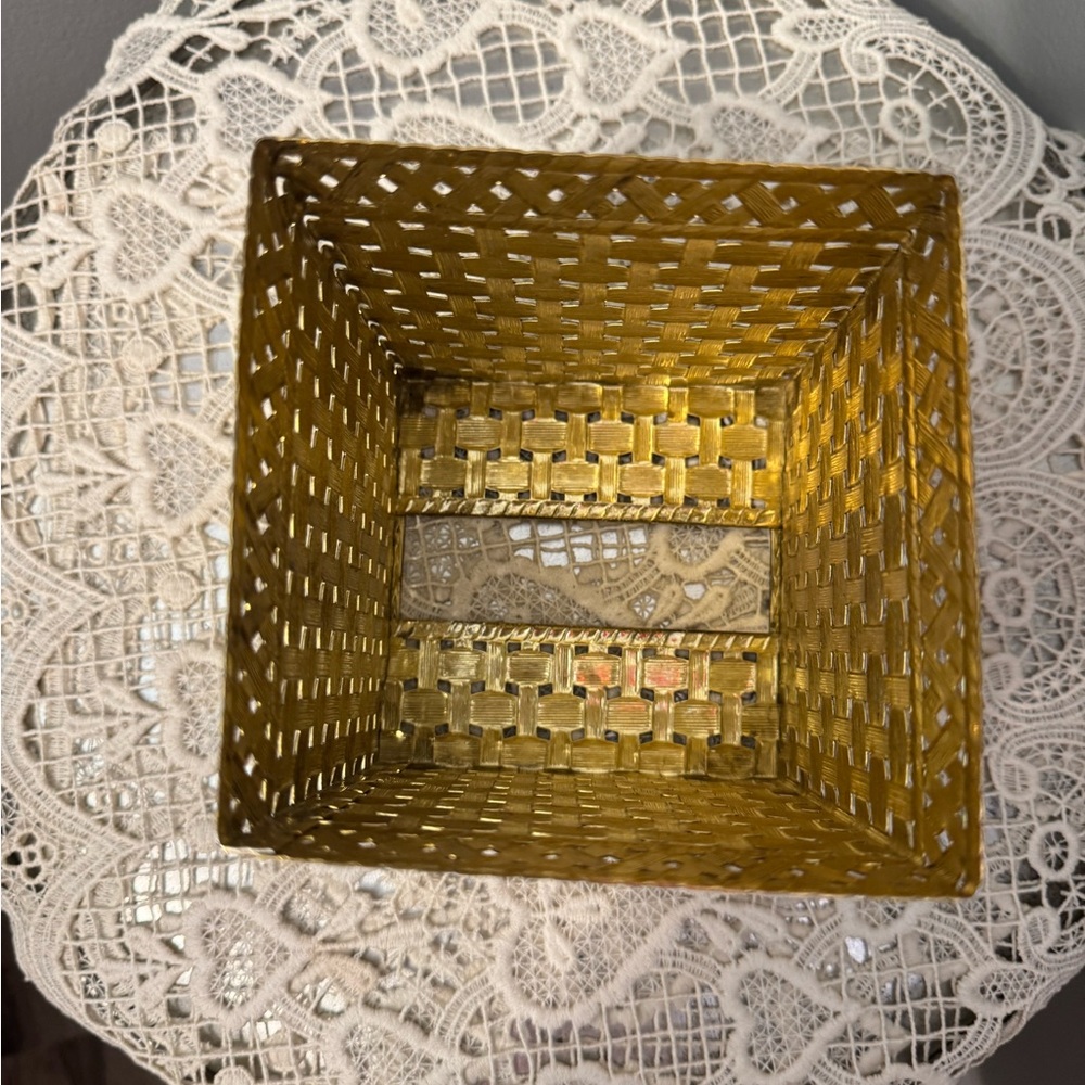 Vintage 80's Elegant Gold Woven Kleenex Box - Picture 3 of 3